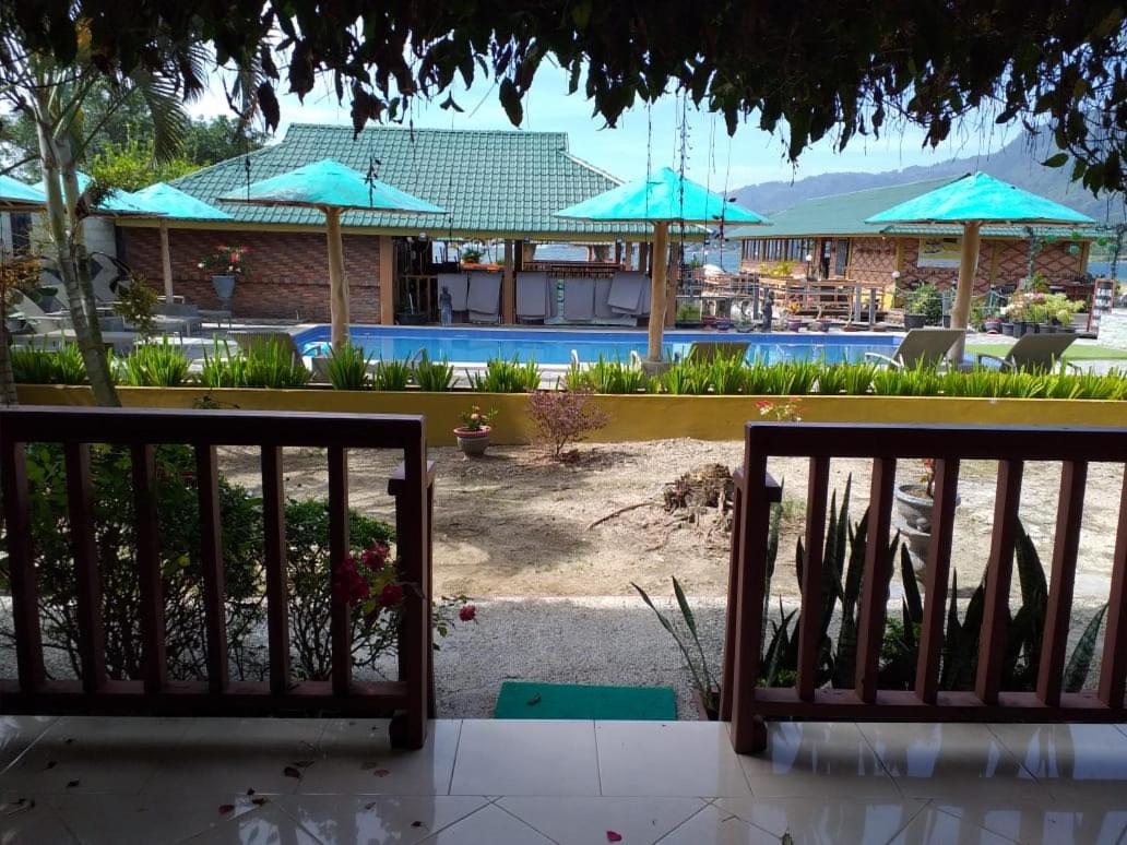 טוק טוק Toba Village Inn מראה חיצוני תמונה