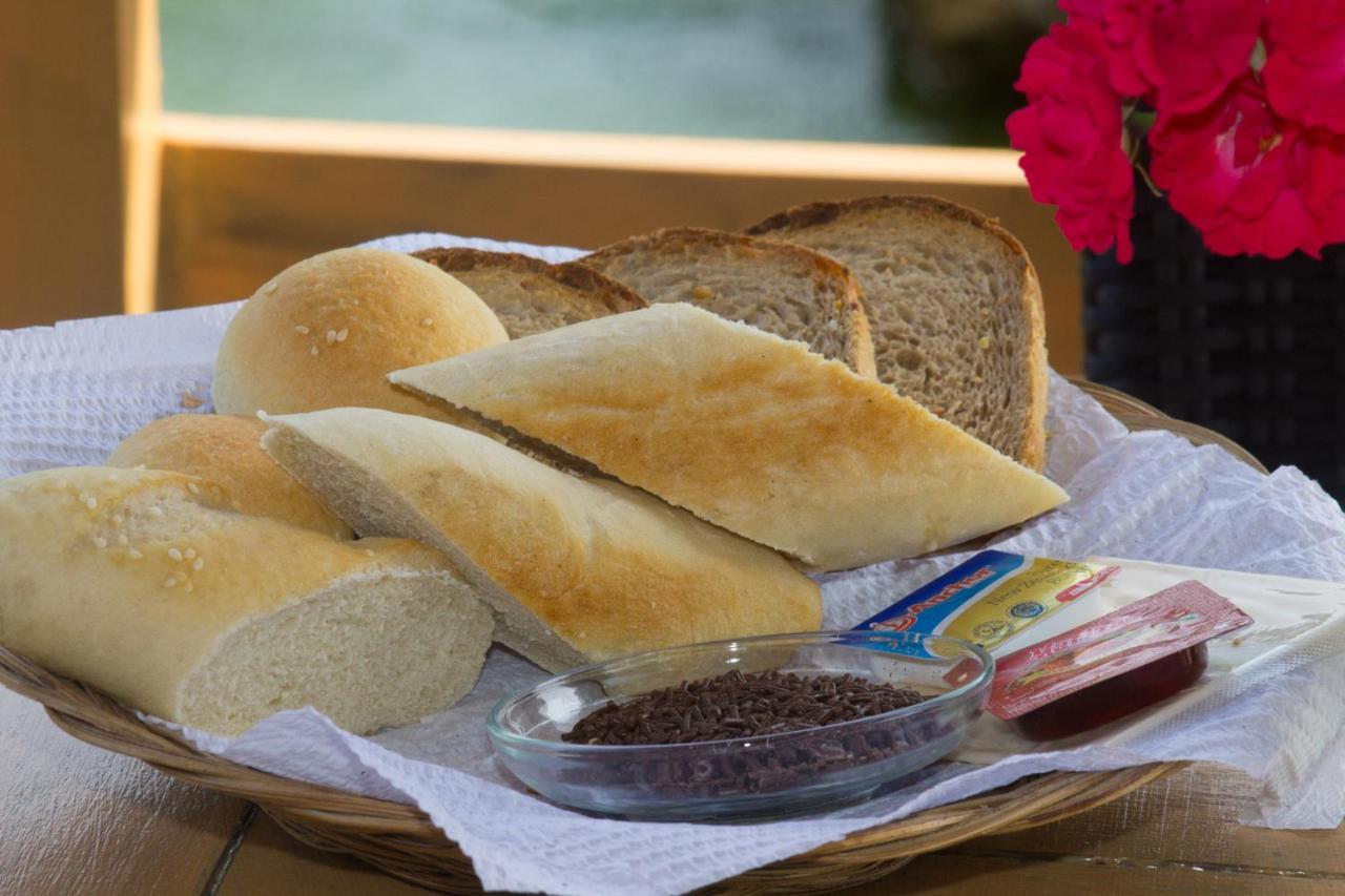 טוק טוק Toba Village Inn מראה חיצוני תמונה